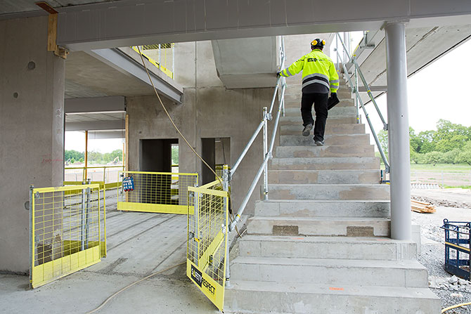 stairs_safetyrespect_3406